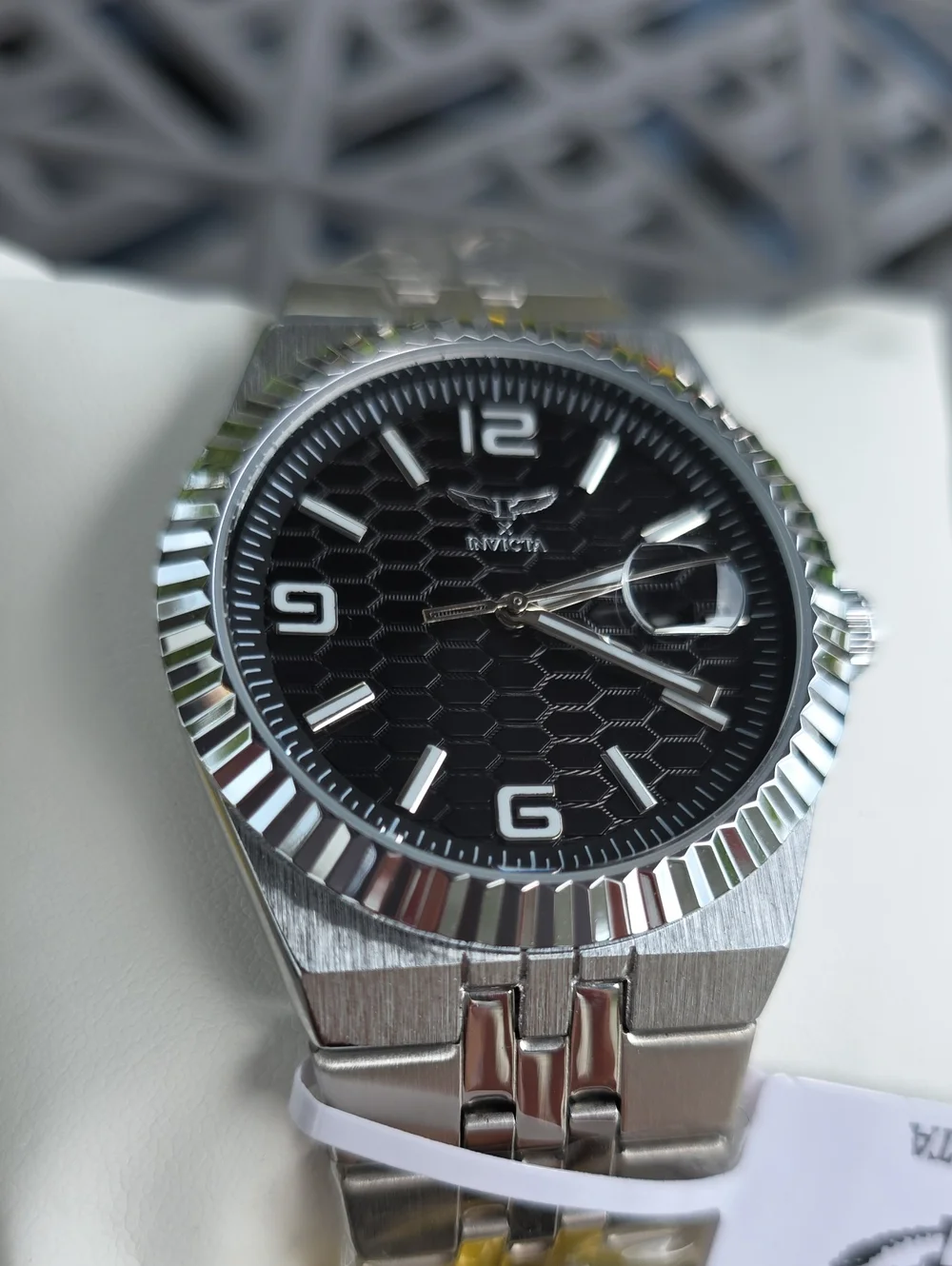 Invicta bold black